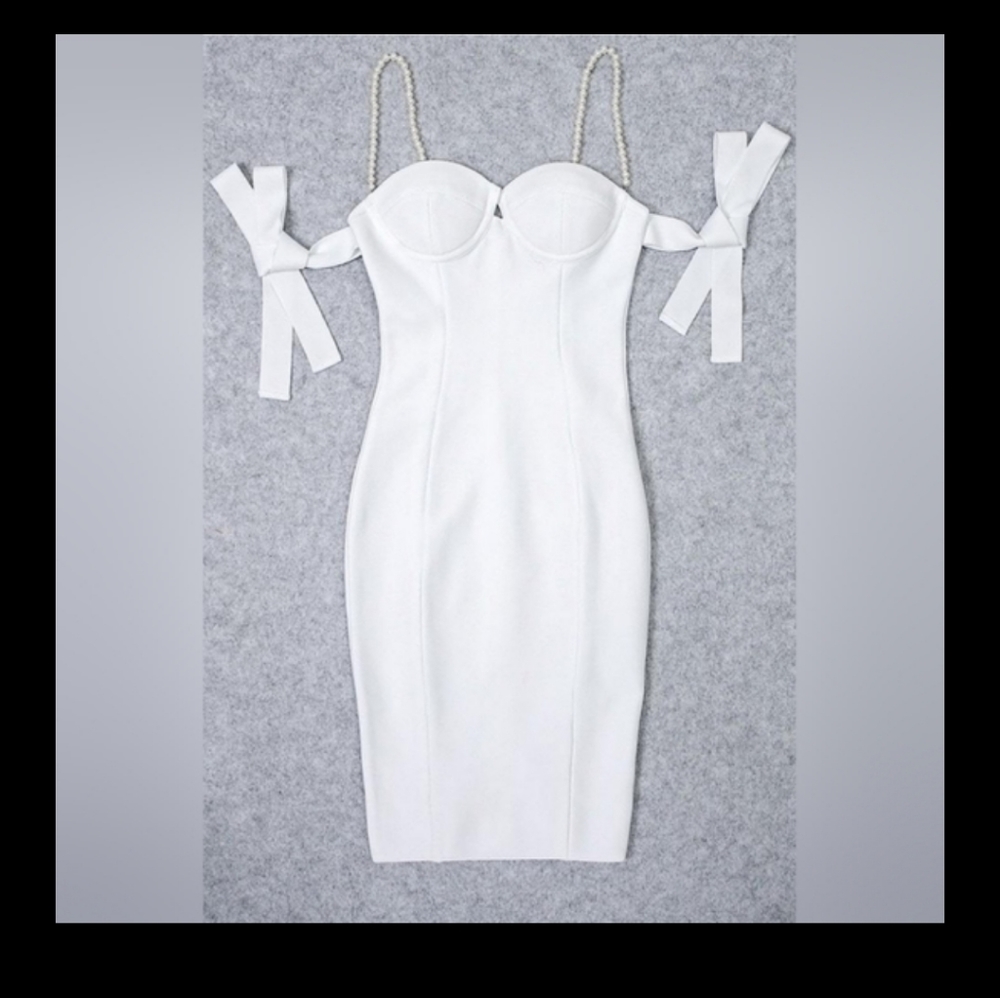 White bodycon dress